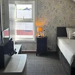 Bed & Breakfast Kayumba Ltd 3*