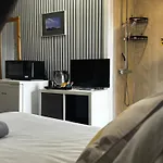 Kayumba Ltd Bed & Breakfast Leeds (West Yorkshire)