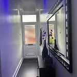 Kayumba Ltd 3* Leeds (West Yorkshire)