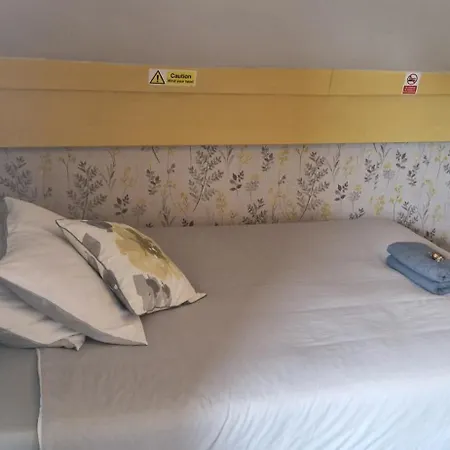 Kayumba Ltd Nocleg ze śniadaniem *