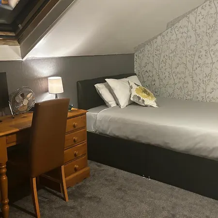 Kayumba Ltd Bed & Breakfast Leeds (West Yorkshire)