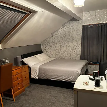 Bed & Breakfast Kayumba Ltd 3*