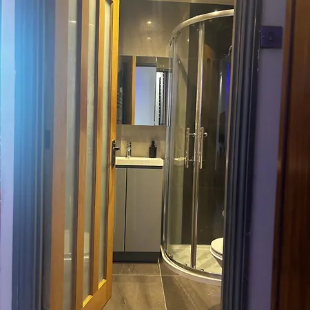 Kayumba Ltd Bed & Breakfast