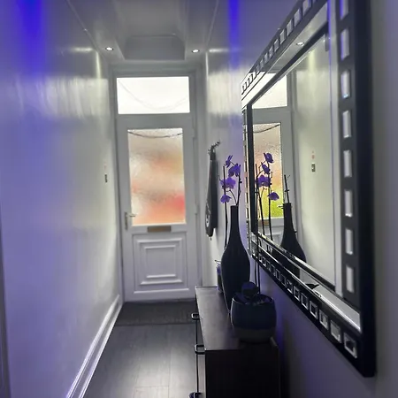 Kayumba Ltd 3* Leeds (West Yorkshire)