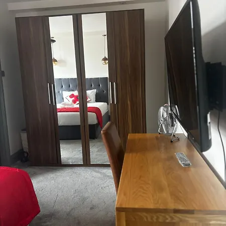 Kayumba Ltd Bed & Breakfast