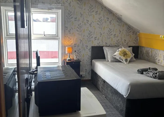 Kayumba Ltd Bed and breakfast Leeds (West Yorkshire)