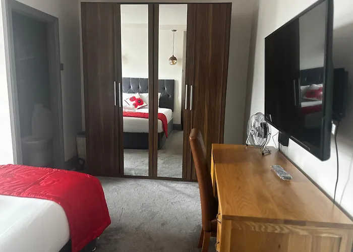 Kayumba Ltd Bed and breakfast Leeds (West Yorkshire)