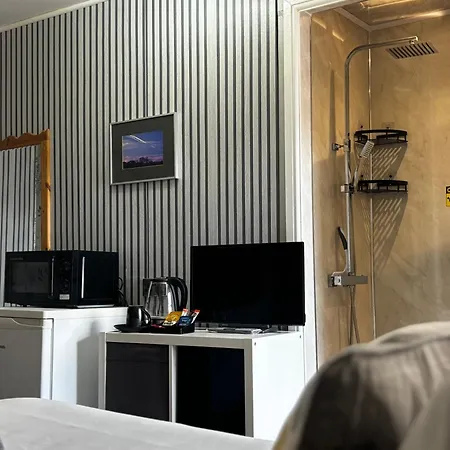 Bed and Breakfast Kayumba Ltd Λιντς