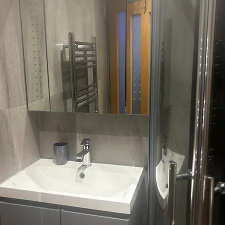 Kayumba Ltd Panzió 3*