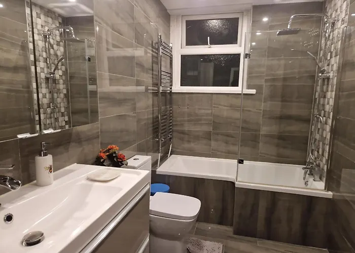 Kayumba Ltd 3* Лідс